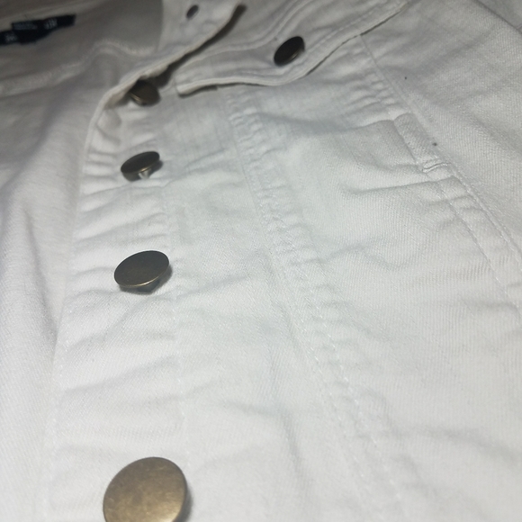 Beige Denim Jacket- Slightly cropped - Picture 2 of 3